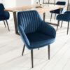 Moderní sametová židle modrá – Queili II
